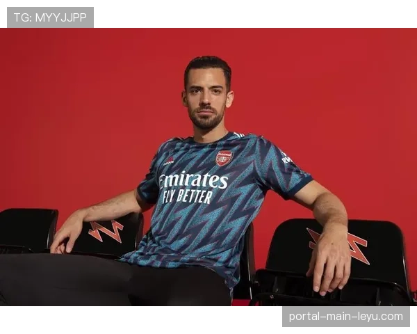 球衣销售报告:阿森纳第二客场球衣成为本季度最畅销商品